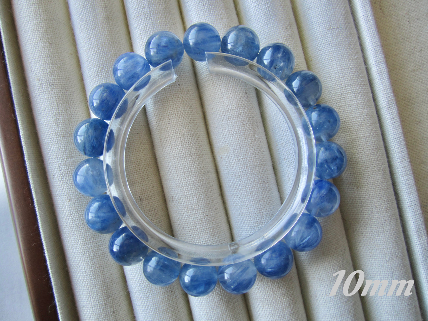 [Bracelet] Natural Kyanite Gemstone Bracelet: Tranquility & Self-Expression