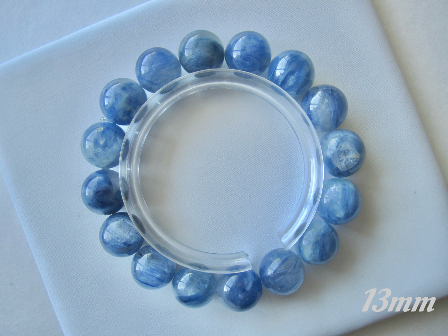 [Bracelet] Natural Kyanite Gemstone Bracelet: Tranquility & Self-Expression