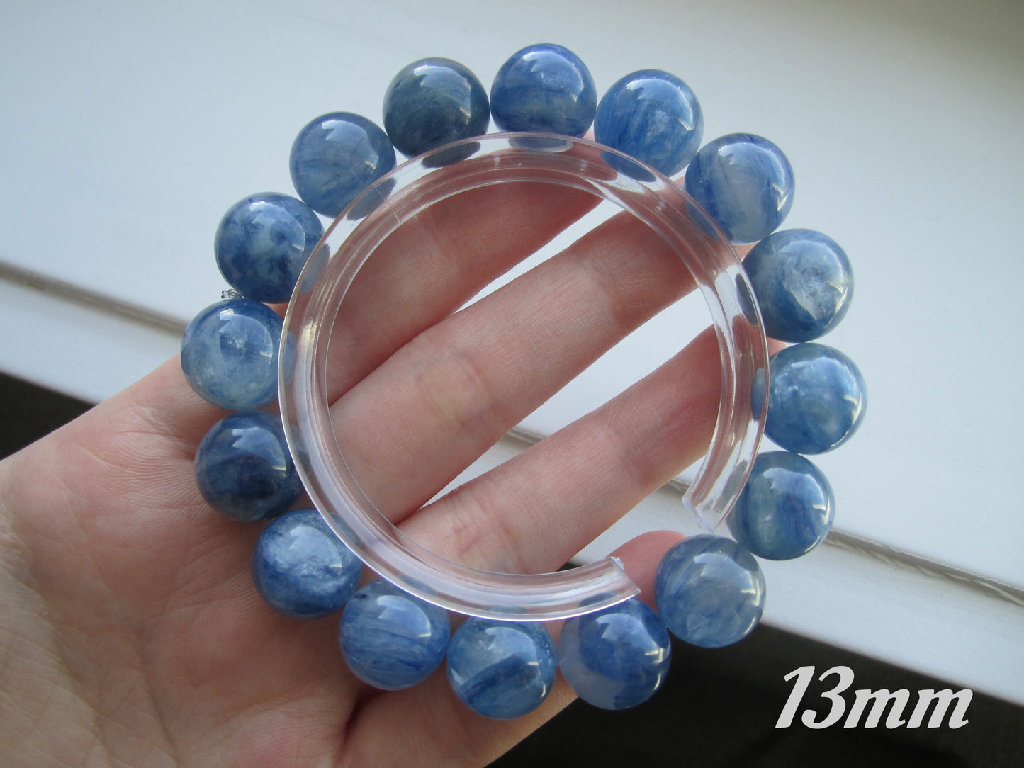 [Bracelet] Natural Kyanite Gemstone Bracelet: Tranquility & Self-Expression