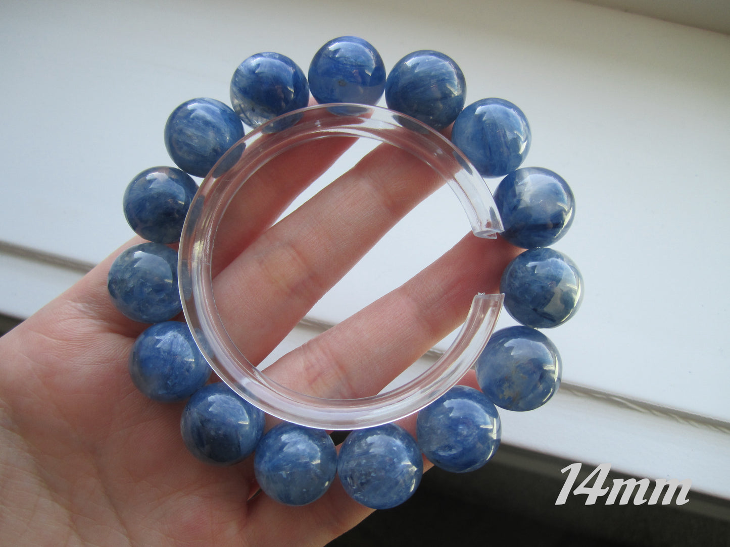 [Bracelet] Natural Kyanite Gemstone Bracelet: Tranquility & Self-Expression