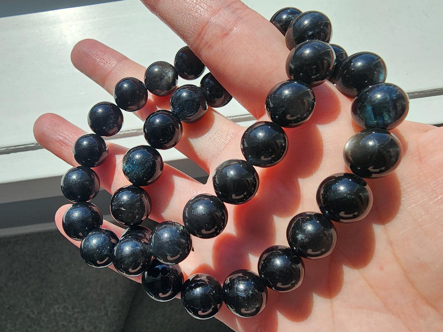 [Bracelet] Exquisite Black Burst Flash Aquamarine 黑爆闪海蓝宝 Bracelet: A Touch of Elegance and Mystery