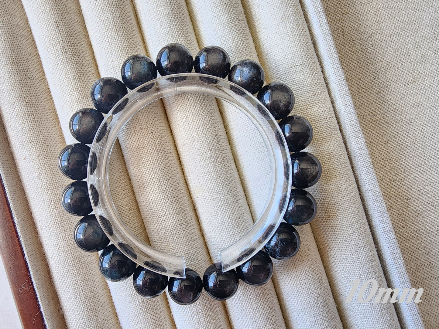 [Bracelet] Exquisite Black Burst Flash Aquamarine 黑爆闪海蓝宝 Bracelet: A Touch of Elegance and Mystery