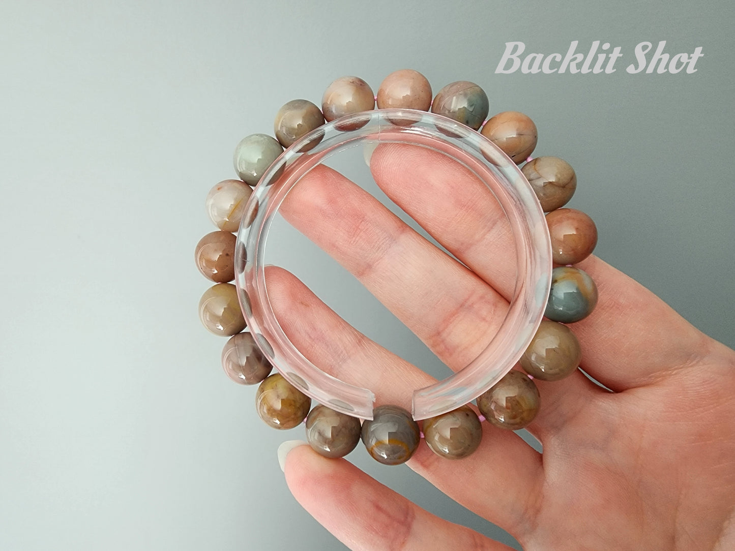 [Bracelet] Radiant 10mm Alashan Agate Bracelet: A Touch of Elegance