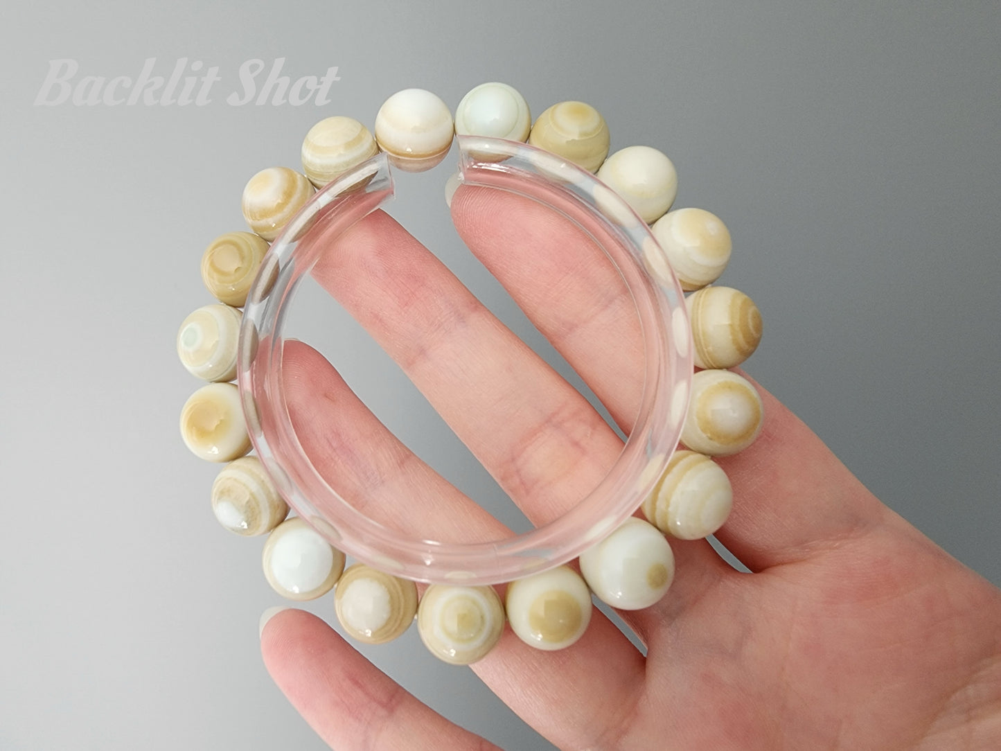 [Bracelet] Handcrafted 10mm Alashan Agate Beaded Bracelet - Elegant Natural Stone Jewelry