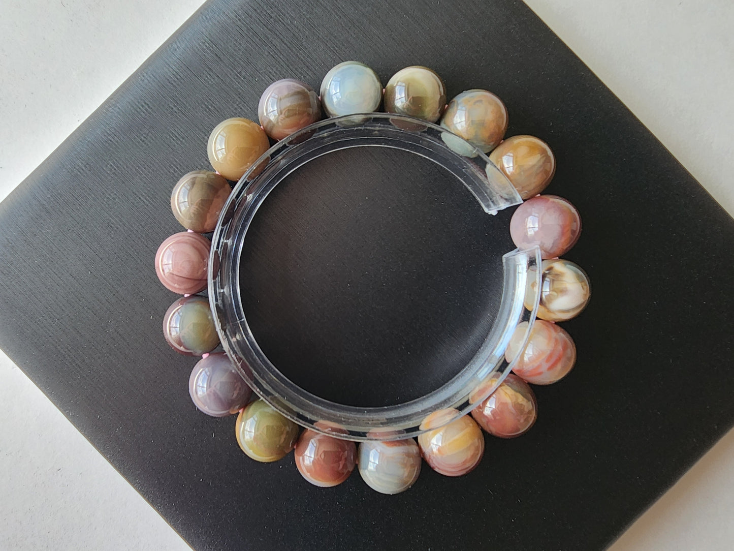 [Bracelet] Enchanting Alashan Agate: Handcrafted 11mm Beaded Bracelet with Earthy Tones