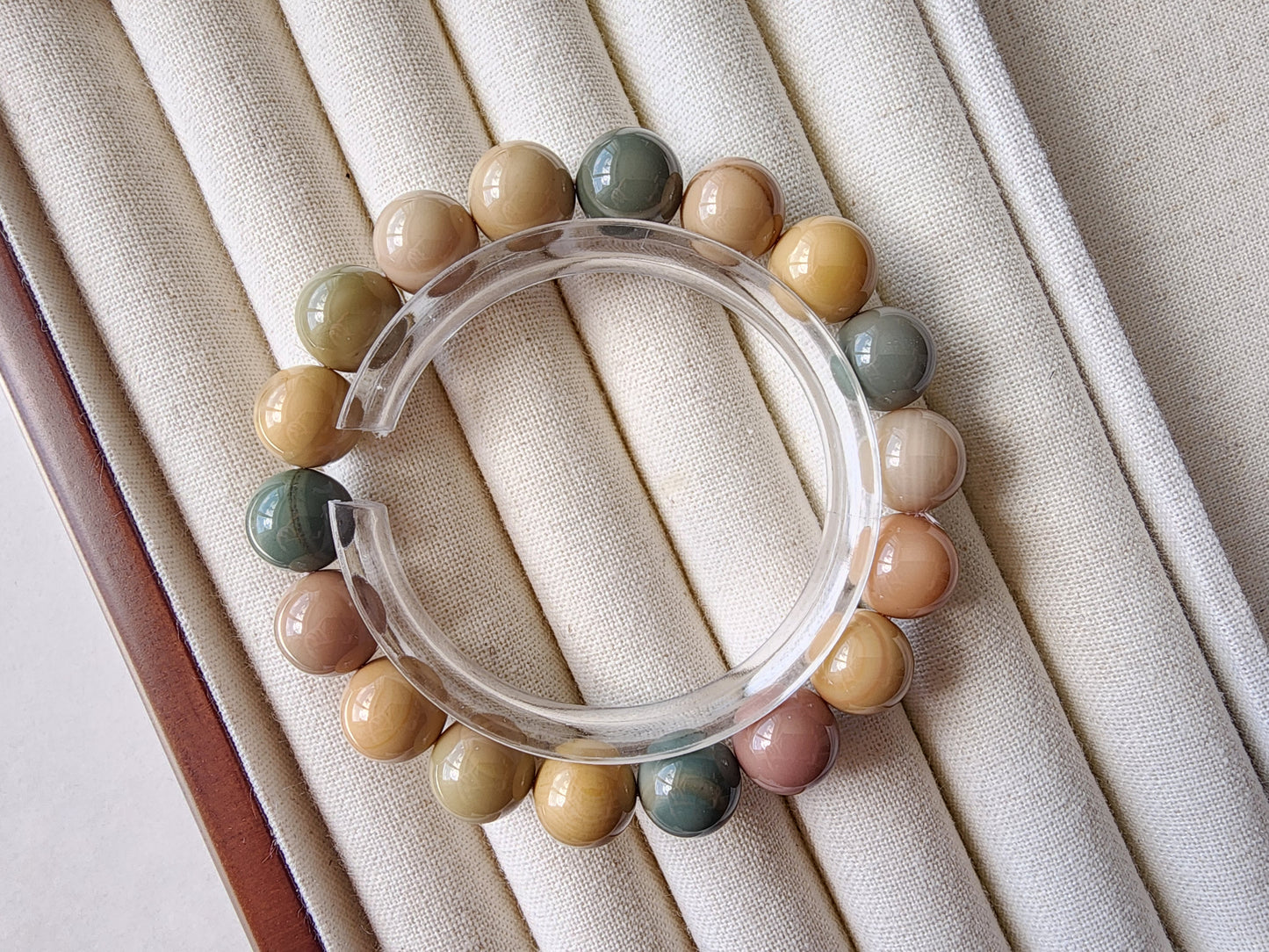 [Bracelet] Earthy Elegance: 11mm Alashan Agate Beaded Bracelet