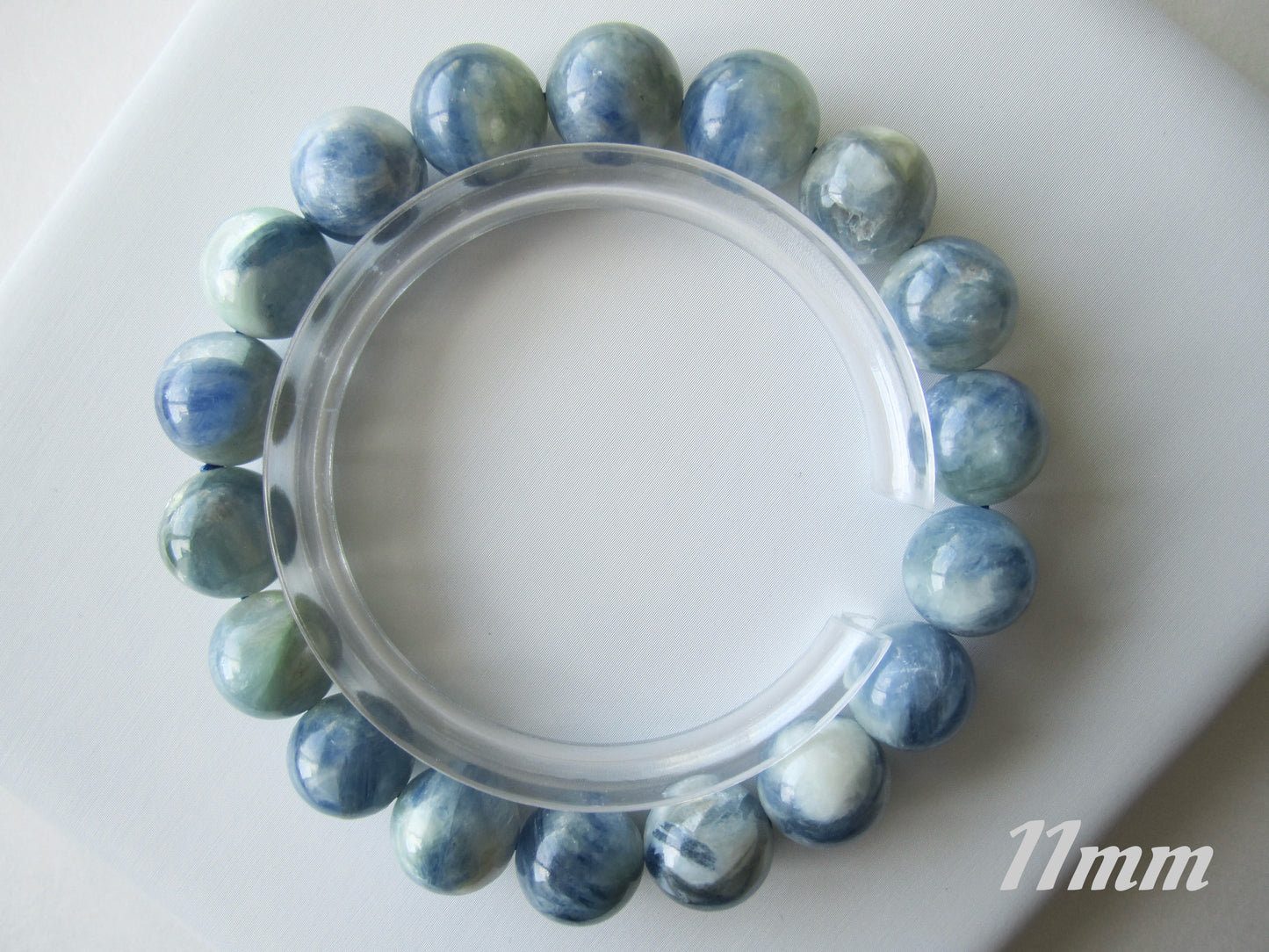 [Bracelet] Elegant Kyanite Beaded Bracelet: A Touch of Nature’s Blue