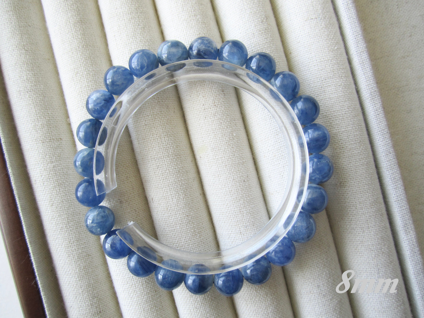 [Bracelet] Handcrafted Kyanite Beaded Bracelet - Elegant and Healing