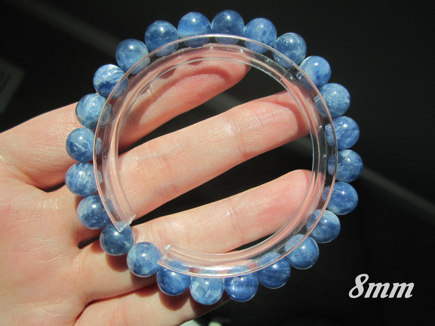 [Bracelet] Handcrafted Kyanite Beaded Bracelet - Elegant and Healing