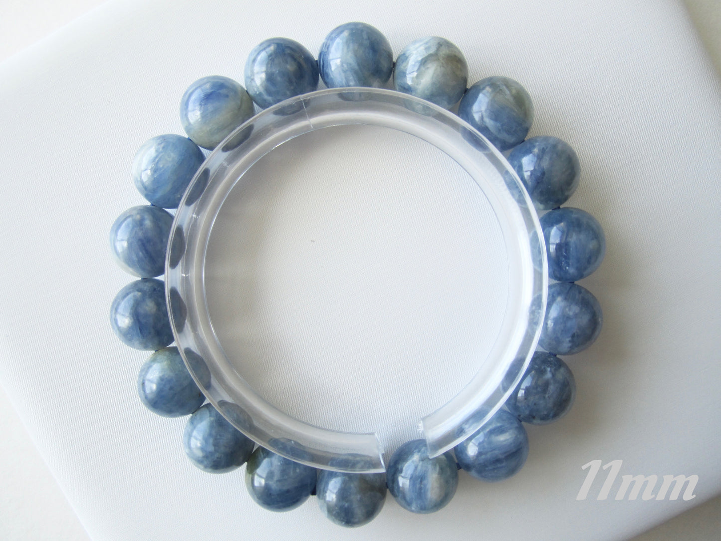 [Bracelet] Handcrafted Kyanite Beaded Bracelet - Elegant and Healing