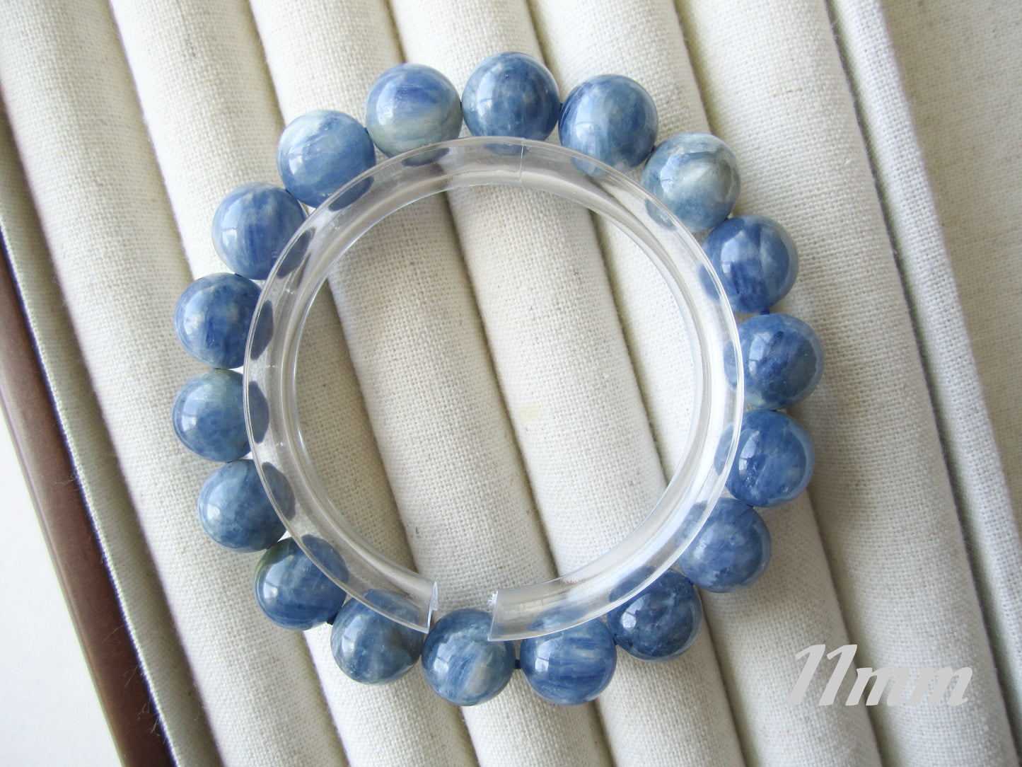 [Bracelet] Handcrafted Kyanite Beaded Bracelet - Elegant and Healing