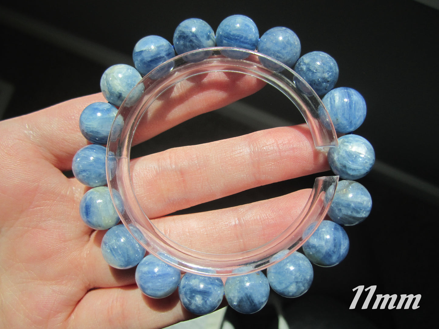 [Bracelet] Handcrafted Kyanite Beaded Bracelet - Elegant and Healing