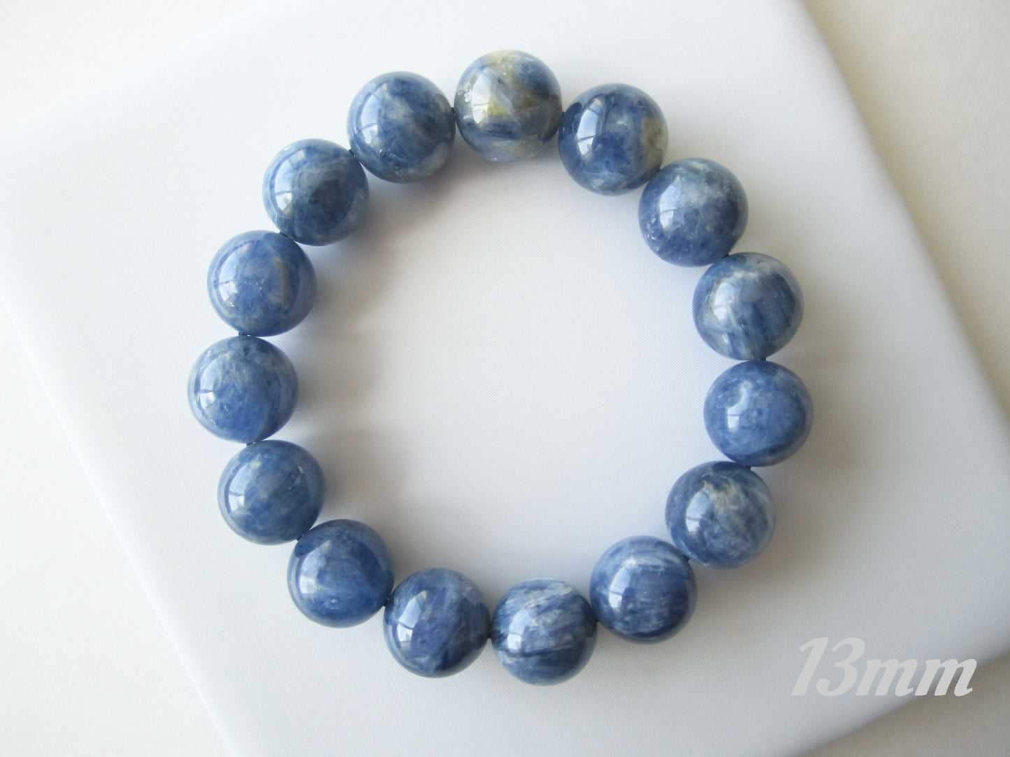 [Bracelet] Handcrafted Kyanite Beaded Bracelet - Elegant and Healing