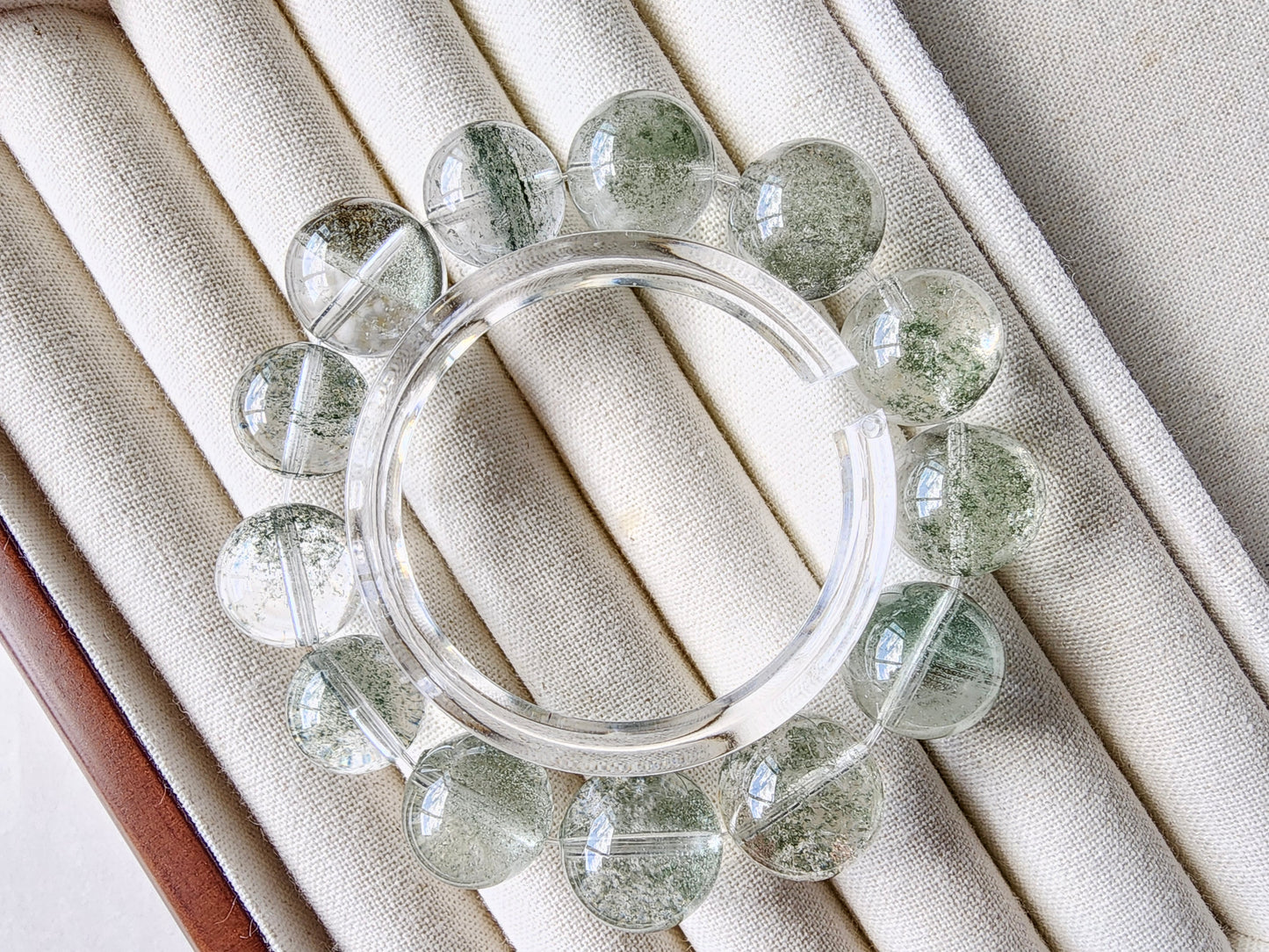 [Bracelet] Handmade Glitter Green Phantom Quartz Bracelet - 13.4mm to 16.1mm Beads