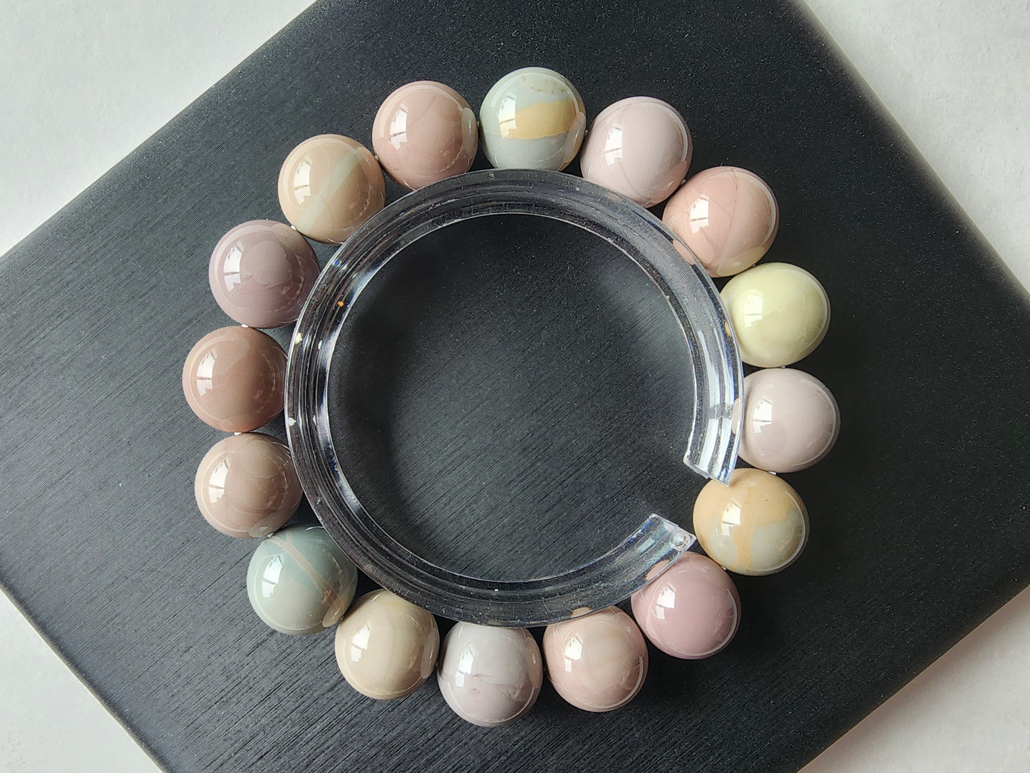 [Bracelet] Handcrafted 12mm Alashan Agate Beaded Bracelet - Elegant Multicolor Gemstone Accessory