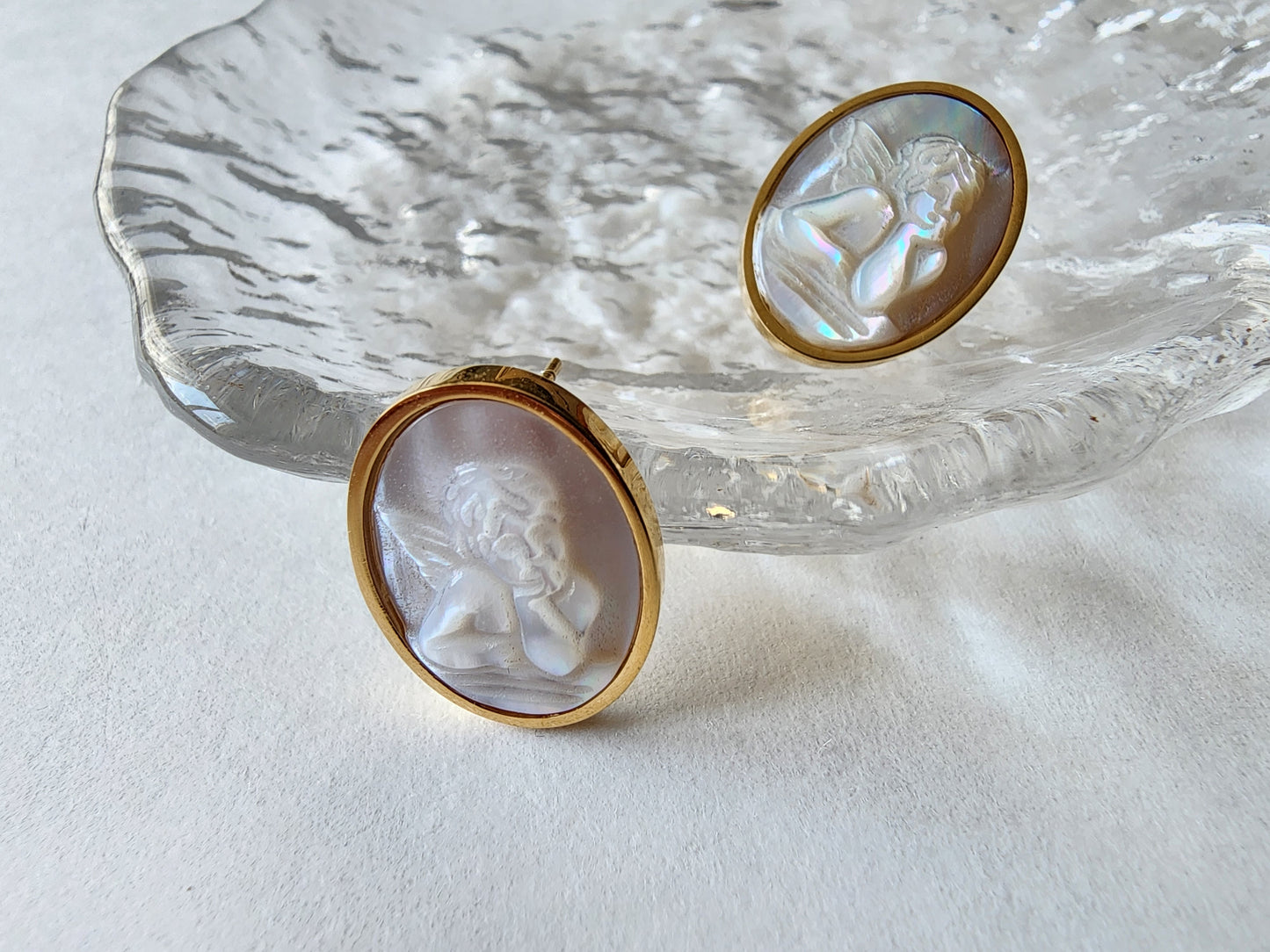 [Earrings] Angel Engraved Mother of Pearl Stud Earrings in Gold Plated Brass