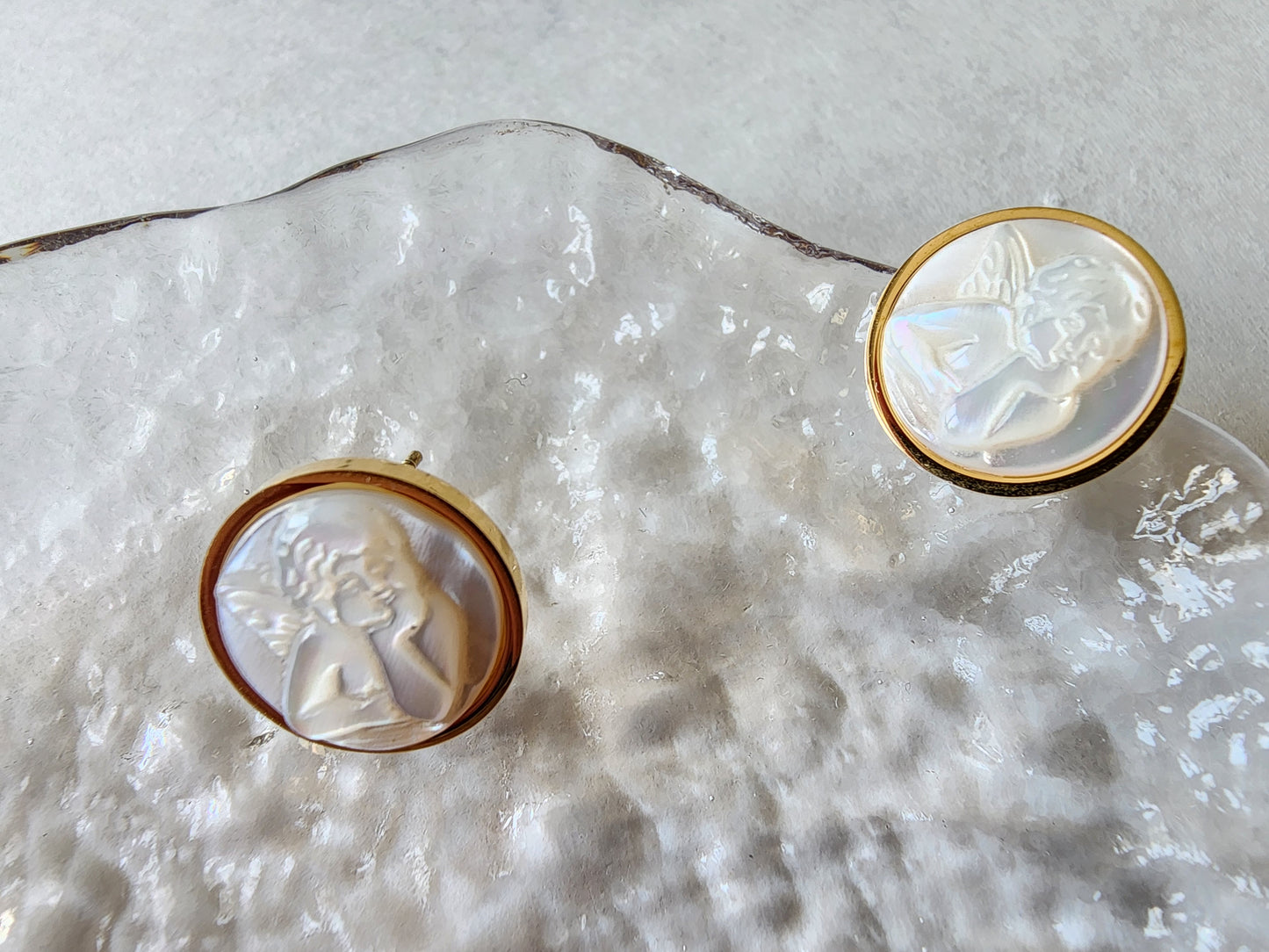 [Earrings] Angel Engraved Mother of Pearl Stud Earrings in Gold Plated Brass