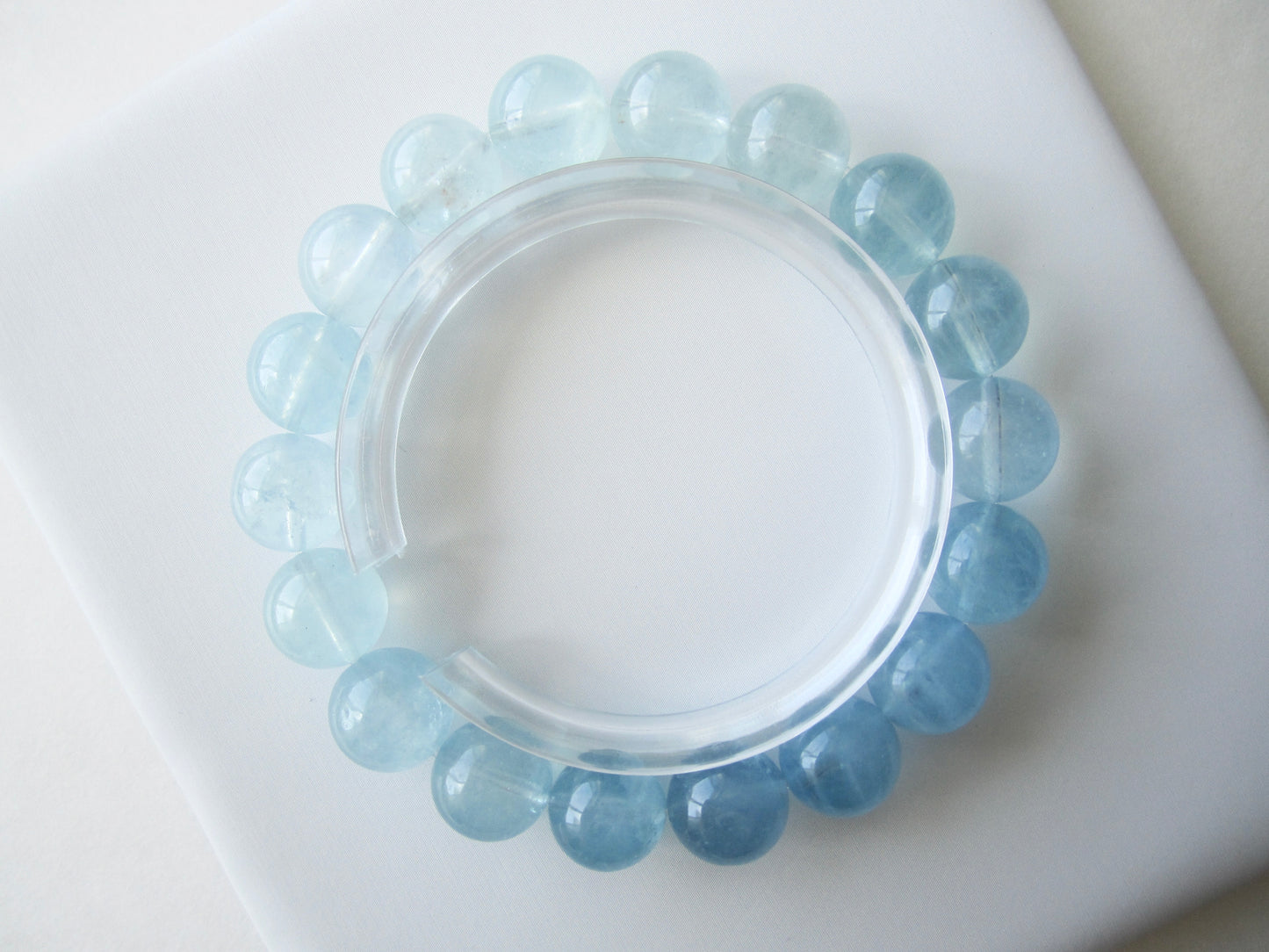 [Bracelet] 11mm Gradient Aquamarine Bracelet