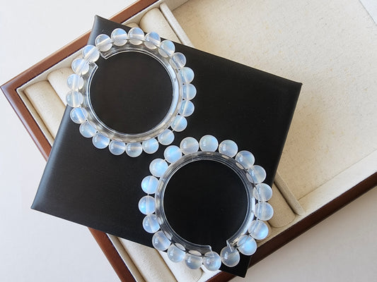 [Bracelet] Elegant Blue Moonstone Bracelet