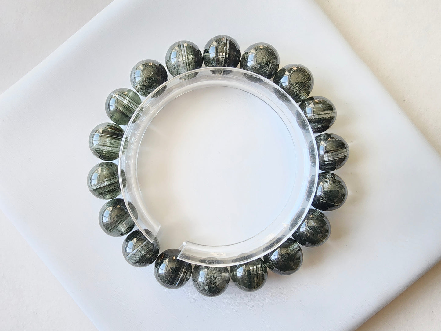 [Bracelet] 11mm Zambian Green Phantom Quartz Bracelet