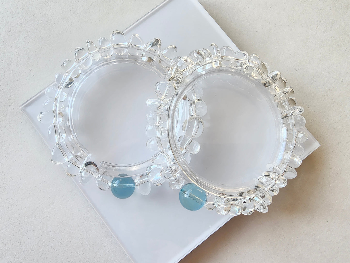 [Bracelet] Aquamarine and Clear Quartz Chip Bead Bracelet