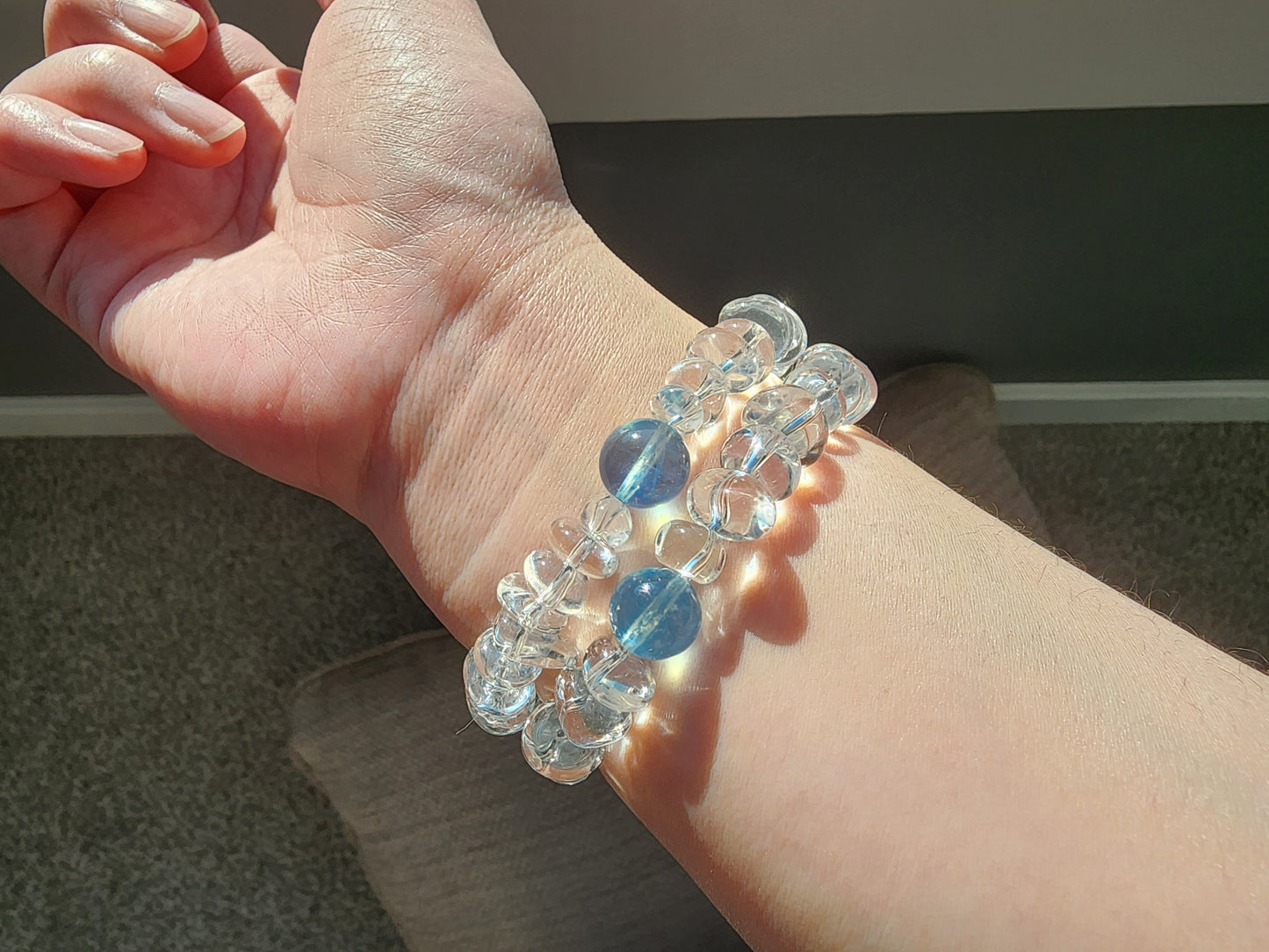 [Bracelet] Aquamarine and Clear Quartz Chip Bead Bracelet