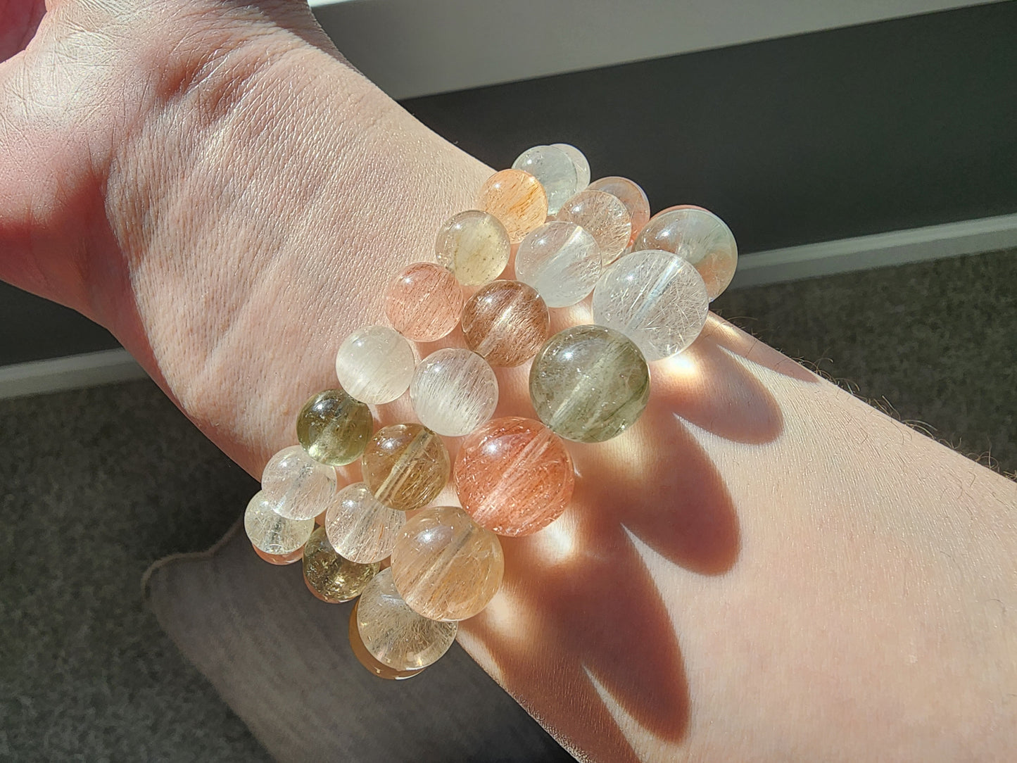 [Bracelet] Unique Rainbow Rabbit Hair Quartz Bracelet