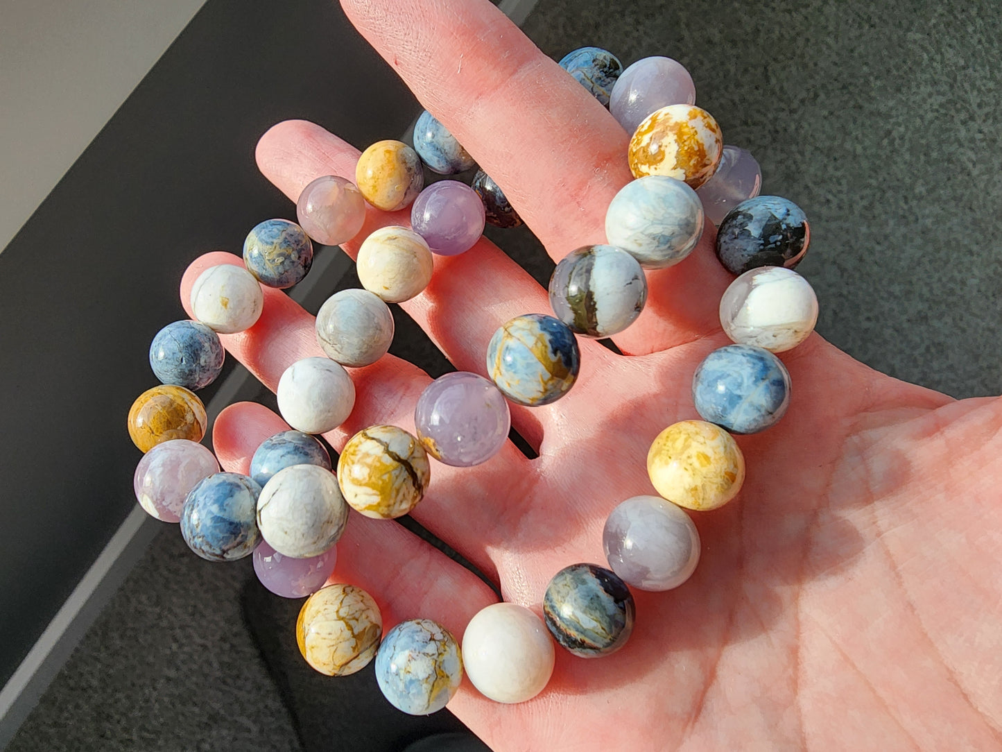 [Bracelet] 10mm Multicolored Blue Opal Bracelet