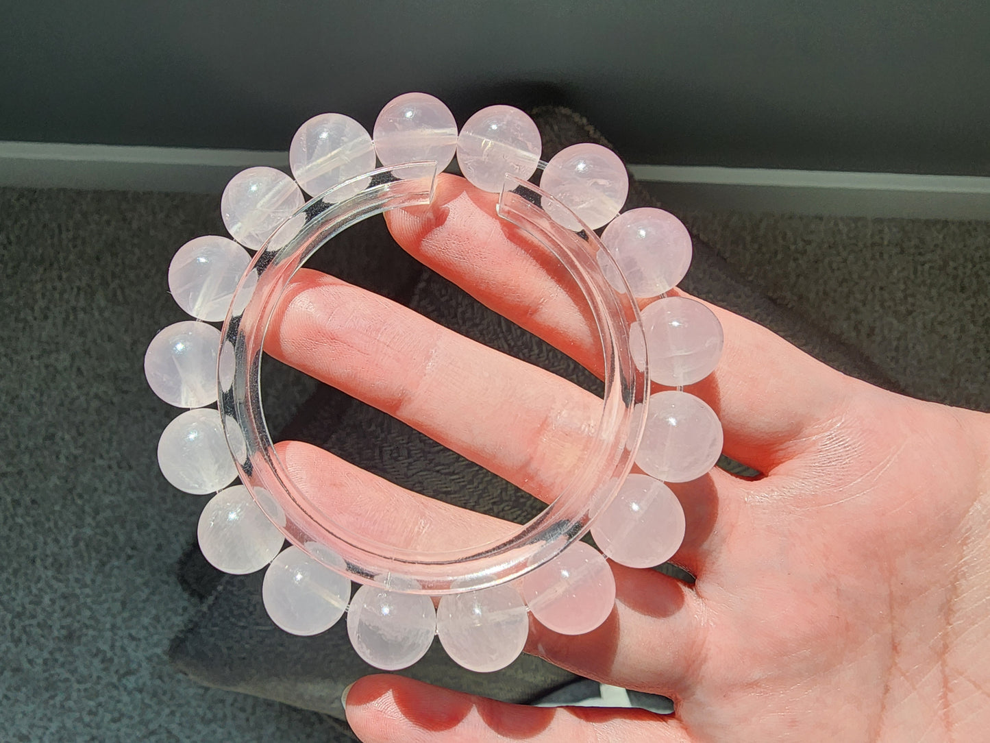 [Bracelet] 11mm Rose Quartz Bracelet with Gradient Color