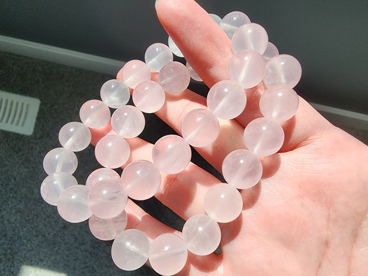 [Bracelet] 11mm Rose Quartz Bracelet with Gradient Color