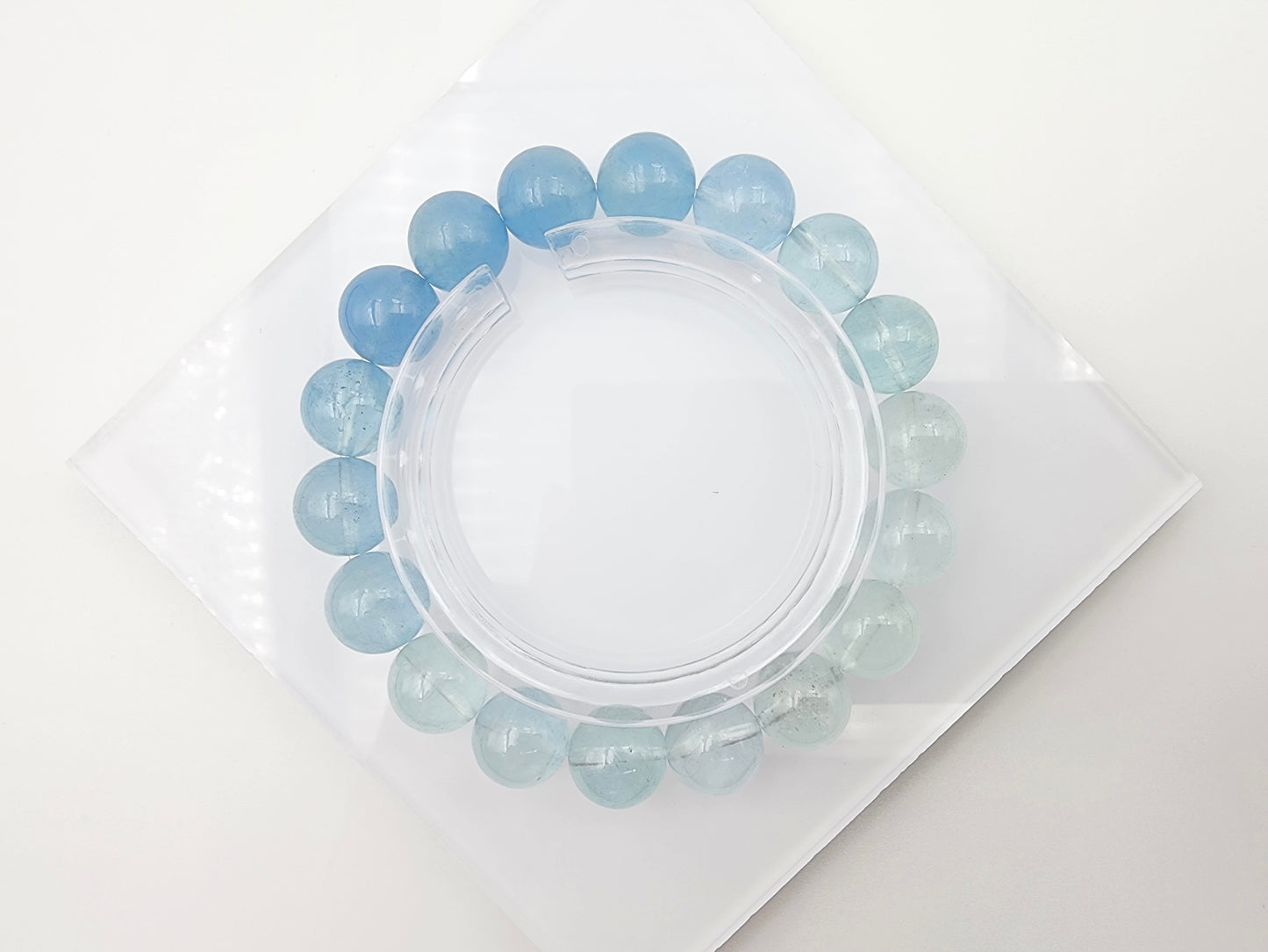 [Bracelet] 11mm Gradient Aquamarine Bracelet