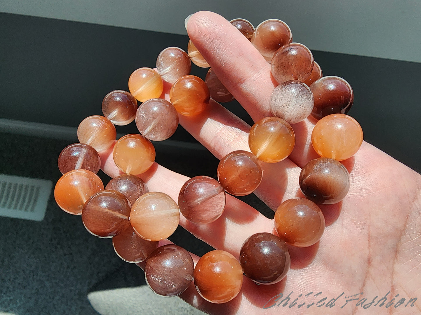 [Bracelet] Elegant Rabbit Hair Quartz 兔毛 Bracelet - A Touch of Nature’s Beauty
