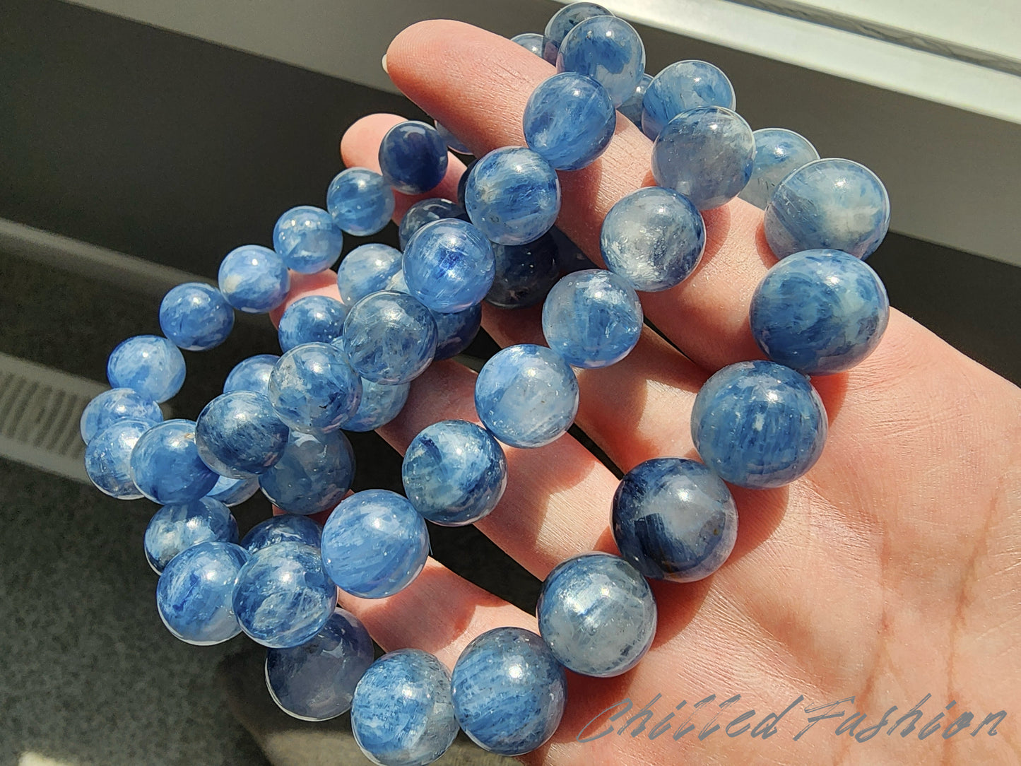 [Bracelet] Natural Kyanite Gemstone Bracelet: Tranquility & Self-Expression