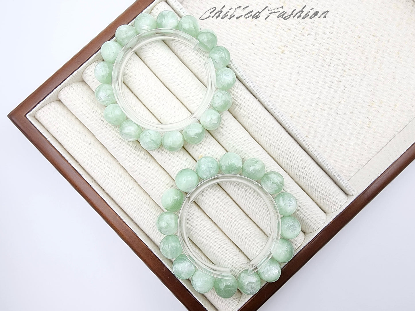 [Bracelet] Lustrous Light Green Emerald Lepidolite (翠祖母晶) Bracelet - A Touch of Elegance and Luxury