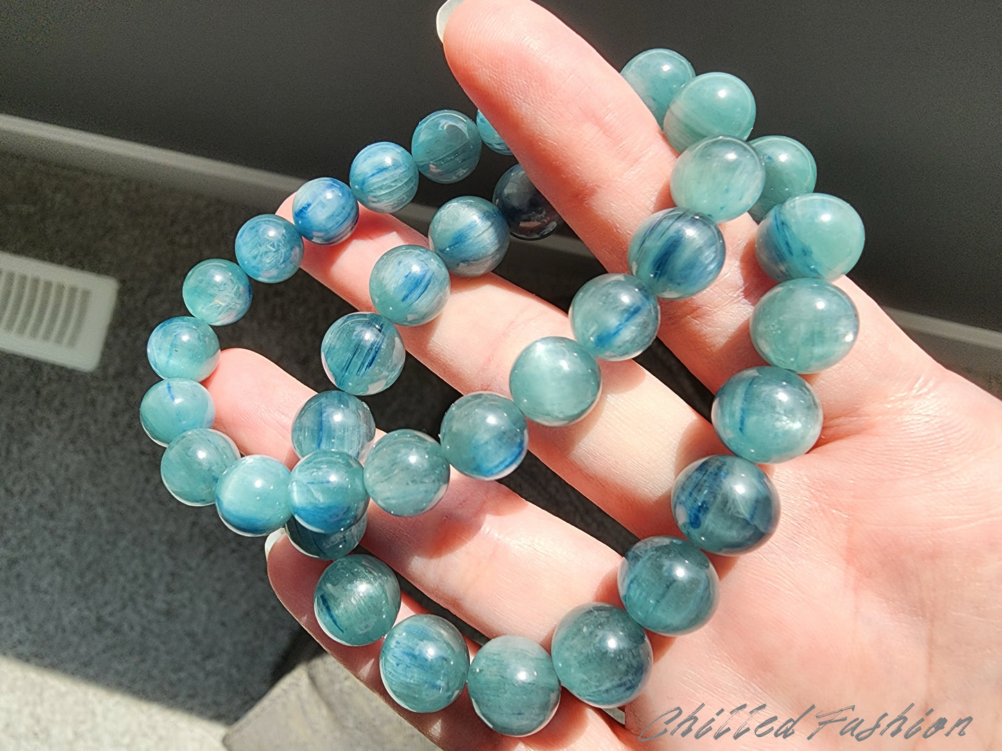 [Bracelet] Elegant Blue-Green Kyanite 蓝绿晶 Gemstone Bracelet - A Touch of Nature’s Beauty