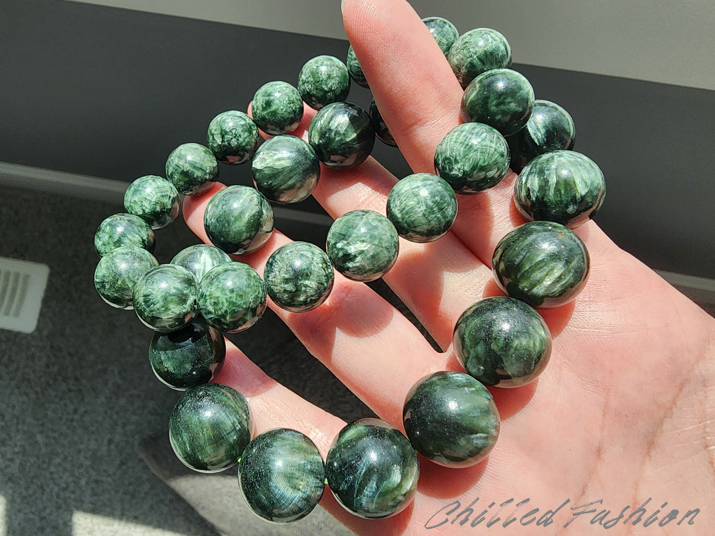 [Bracelet] Genuine Seraphinite 绿龙晶 Gemstone Bracelet: Earth's Energy on Your Wrist