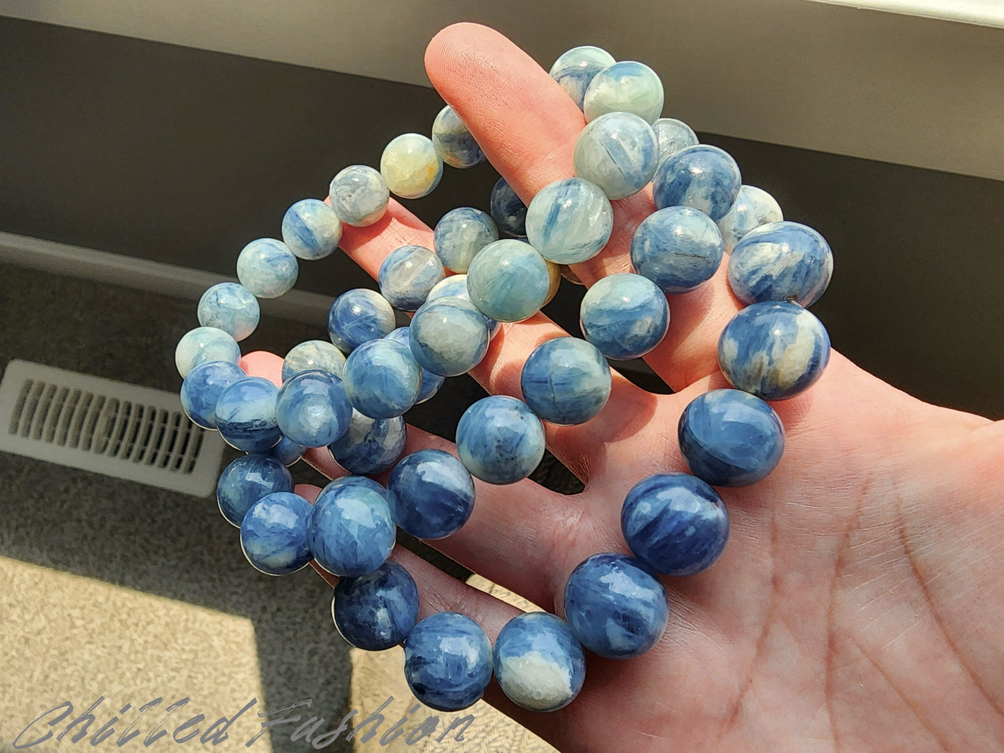 [Bracelet] Elegant Kyanite Beaded Bracelet: A Touch of Nature’s Blue