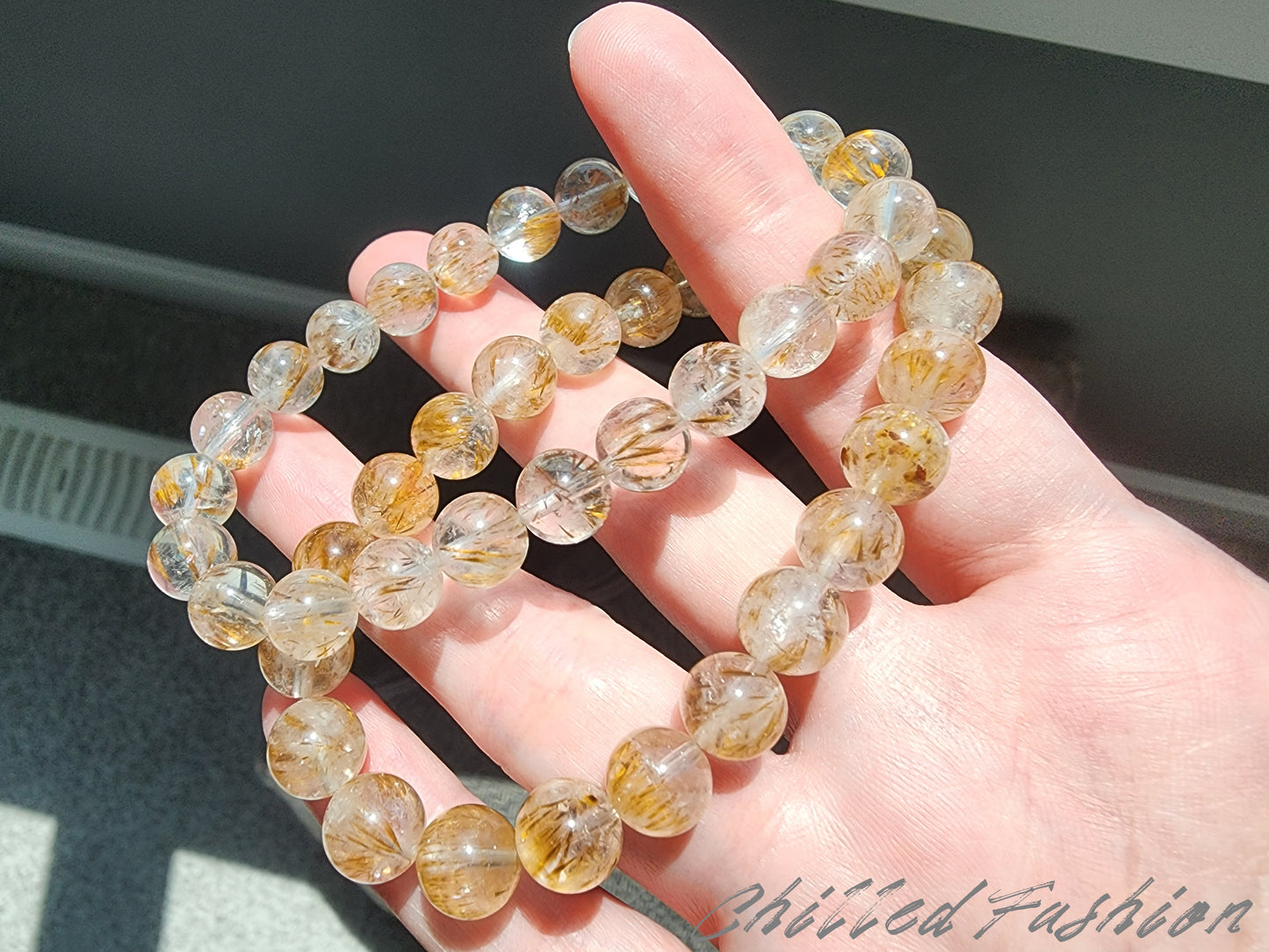 [Bracelet] 8mm Titanium Quartz Bracelet with Feather-Like Golden Rutile