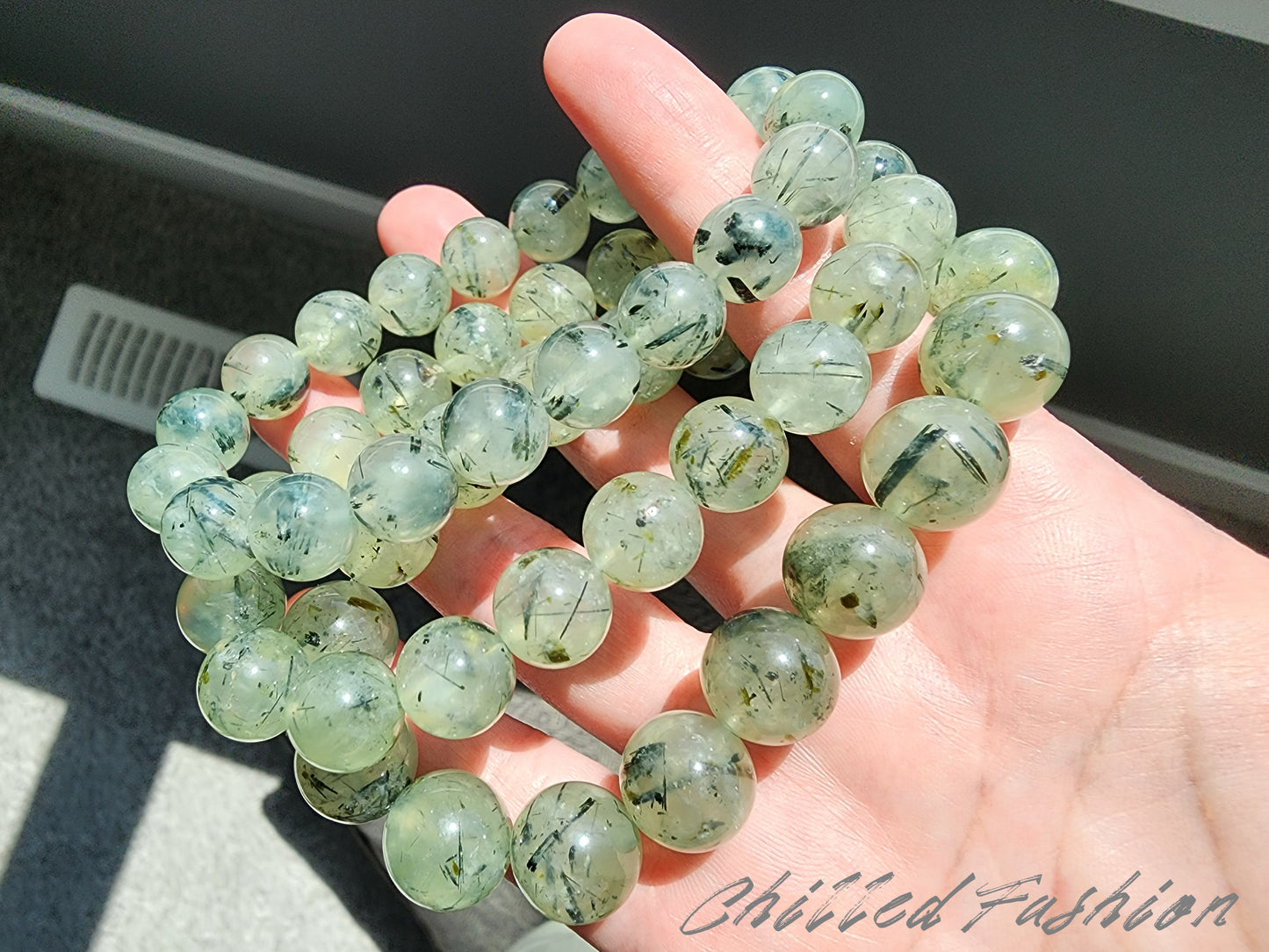 [Bracelet] Natural Prehnite with Black Rutiles Bracelet