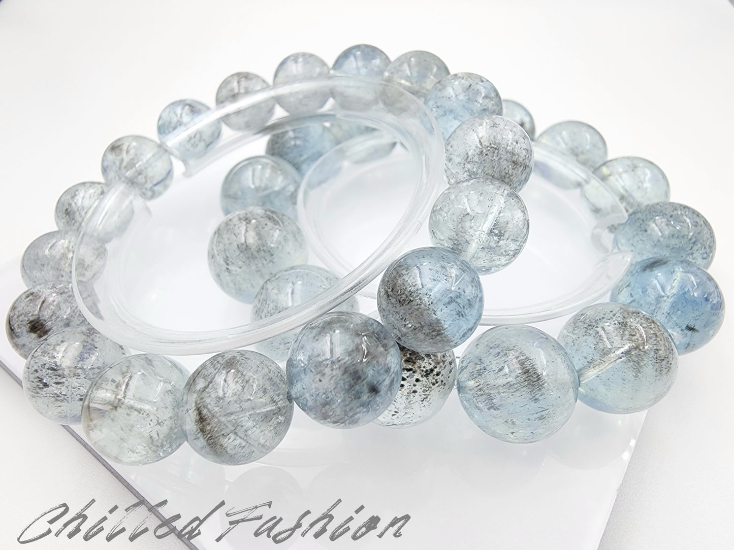 [Bracelet] 12mm Sparkling Aquamarine Bracelet with Natural Black Dots