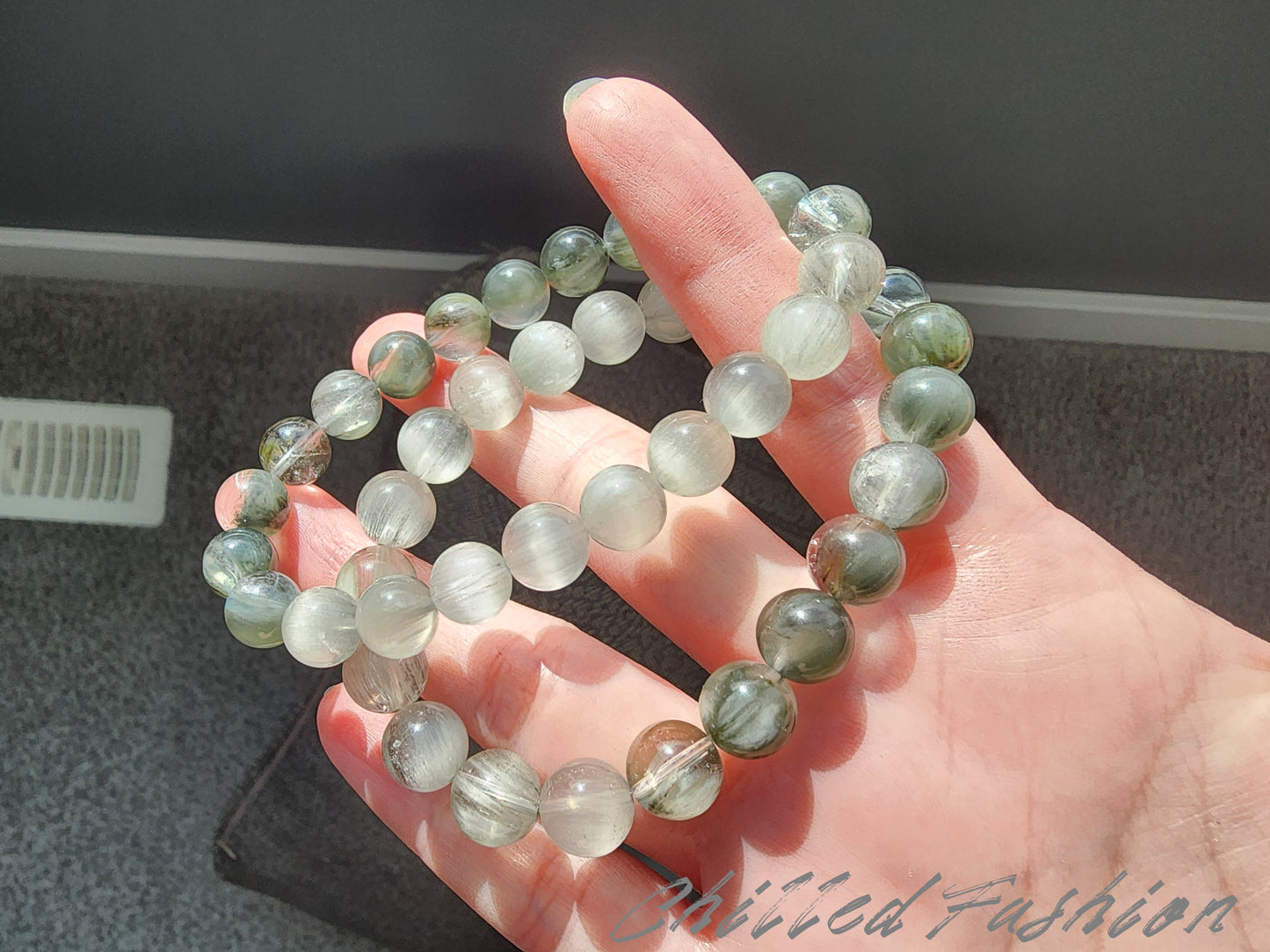 [Bracelet] Ombre Grey Rabbit Hair Quartz Bracelet