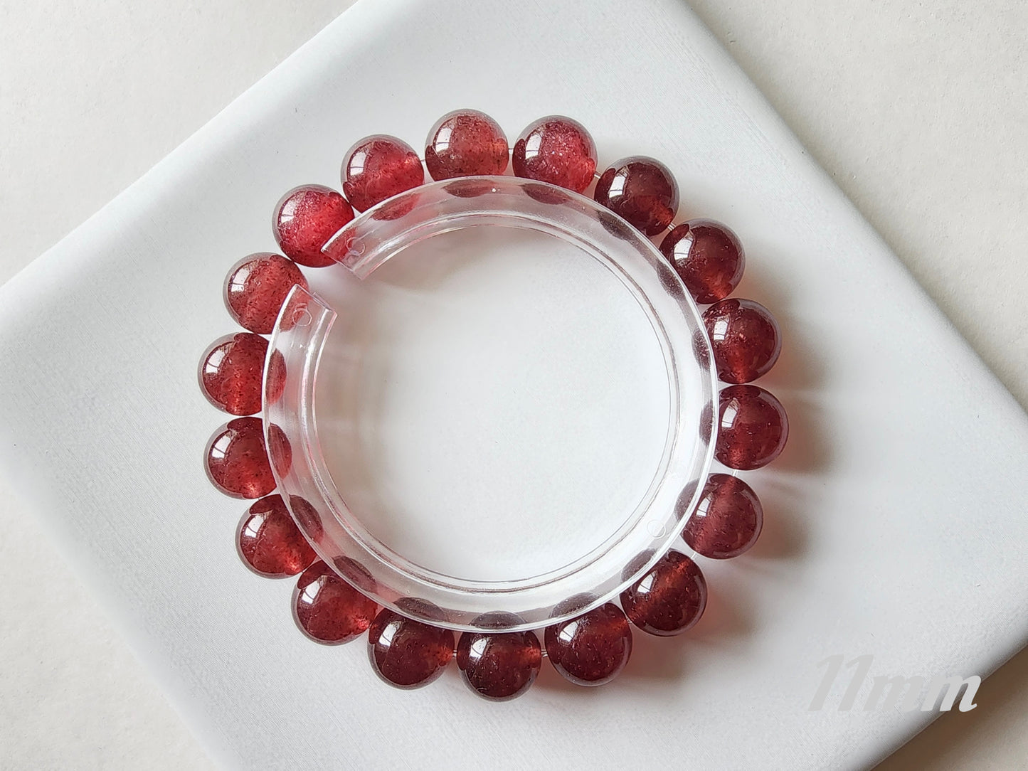 [Bracelet] Handcrafted Strawberry Rose Quartz Beaded Bracelet - Perfect for Healing and Love