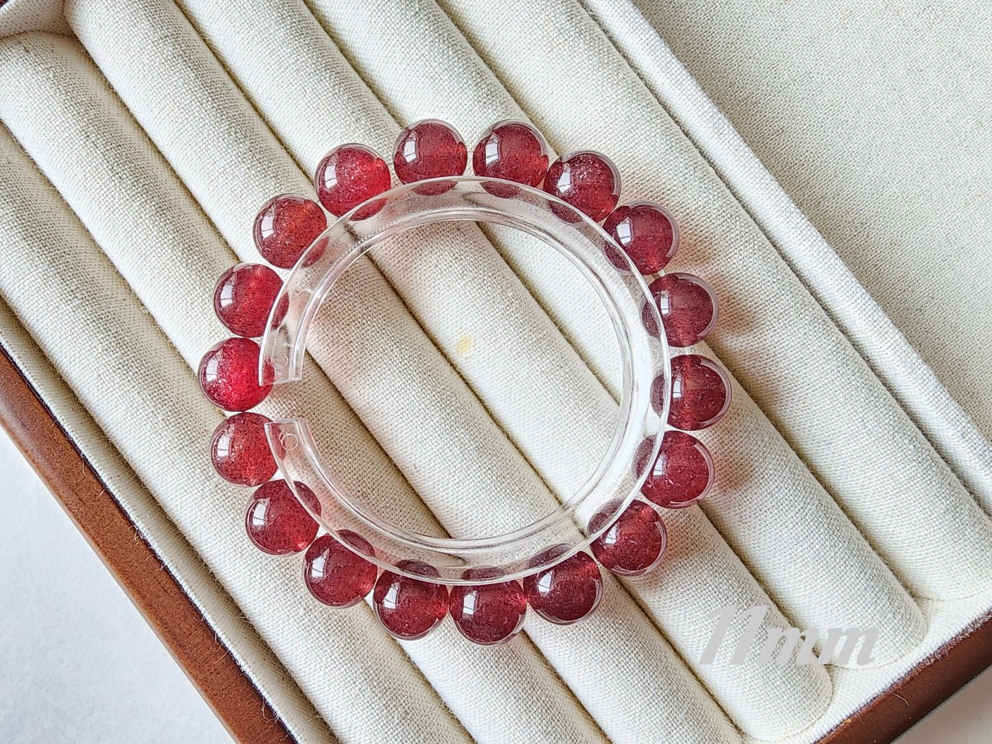 [Bracelet] Handcrafted Strawberry Rose Quartz Beaded Bracelet - Perfect for Healing and Love