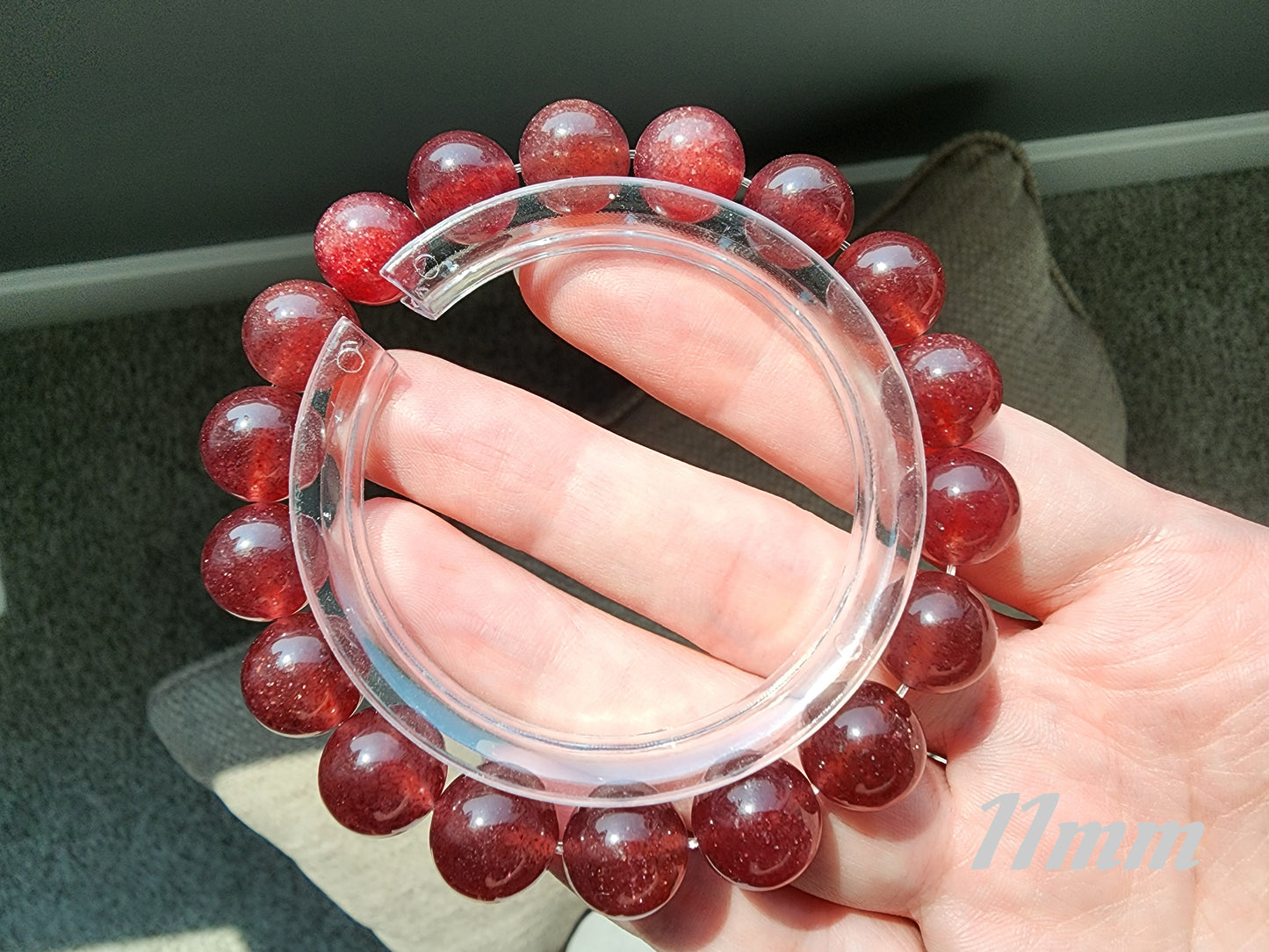 [Bracelet] Handcrafted Strawberry Rose Quartz Beaded Bracelet - Perfect for Healing and Love