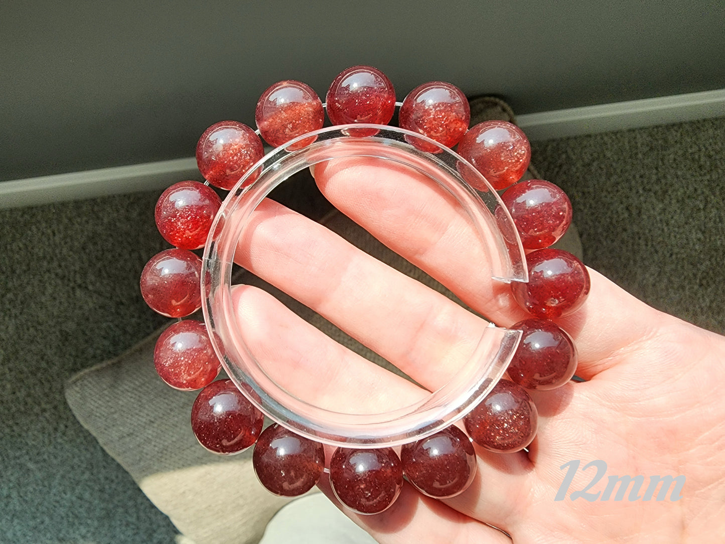 [Bracelet] Handcrafted Strawberry Rose Quartz Beaded Bracelet - Perfect for Healing and Love