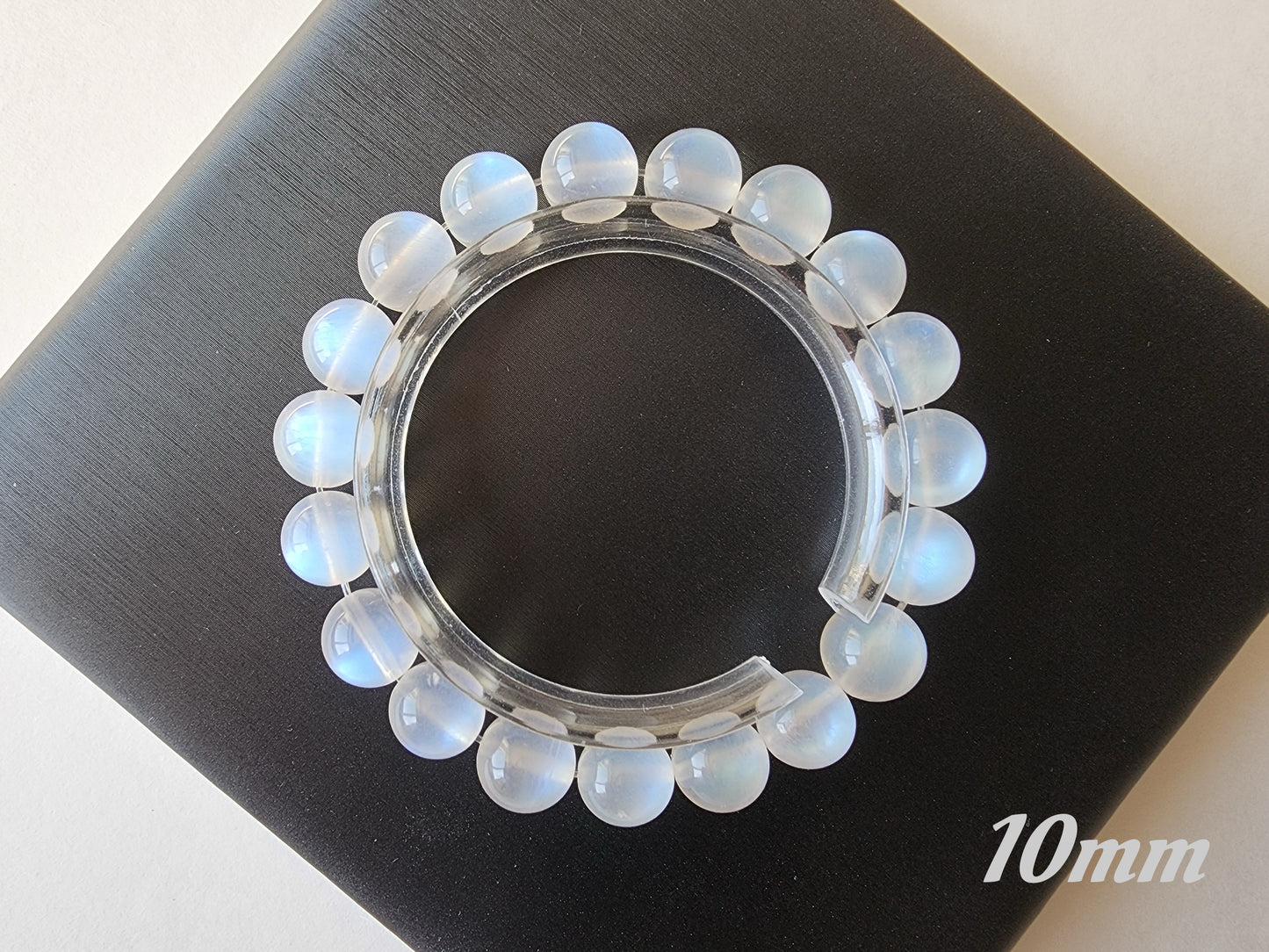 [Bracelet] Elegant Blue Moonstone Bracelet