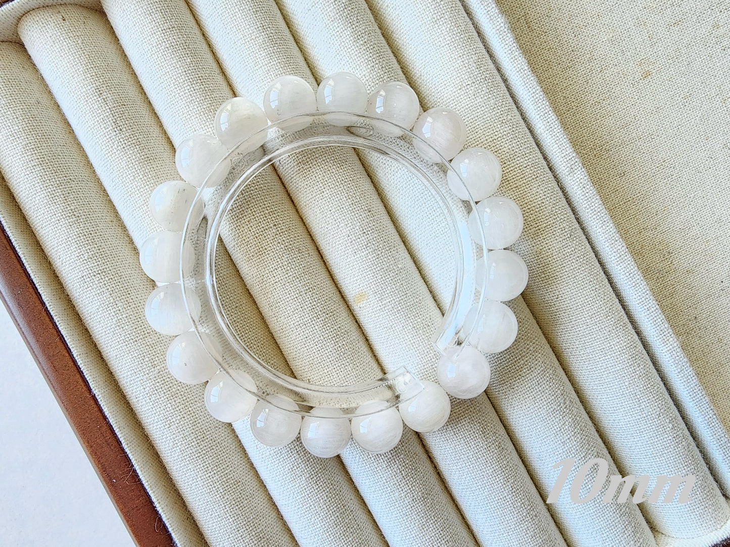 [Bracelet] Natural White Rabbit Hair Quartz Bracelet