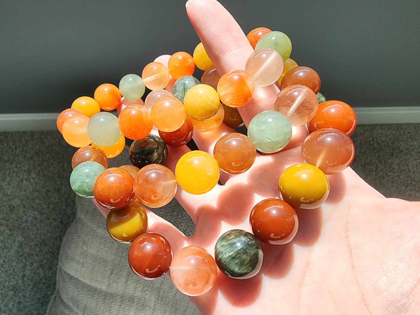 [Bracelet] Colorful Rabbit Hair Quartz Bracelet - A Radiant Trio of Happiness, Prosperity, and Longevity 福禄寿兔毛