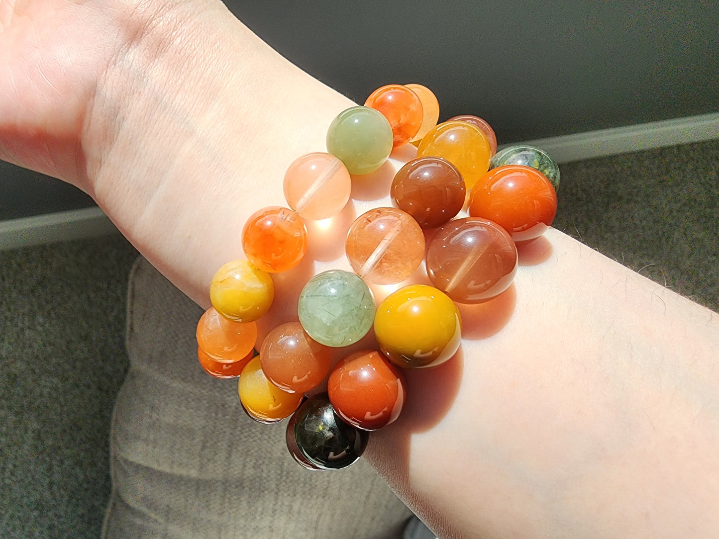 [Bracelet] Colorful Rabbit Hair Quartz Bracelet - A Radiant Trio of Happiness, Prosperity, and Longevity 福禄寿兔毛