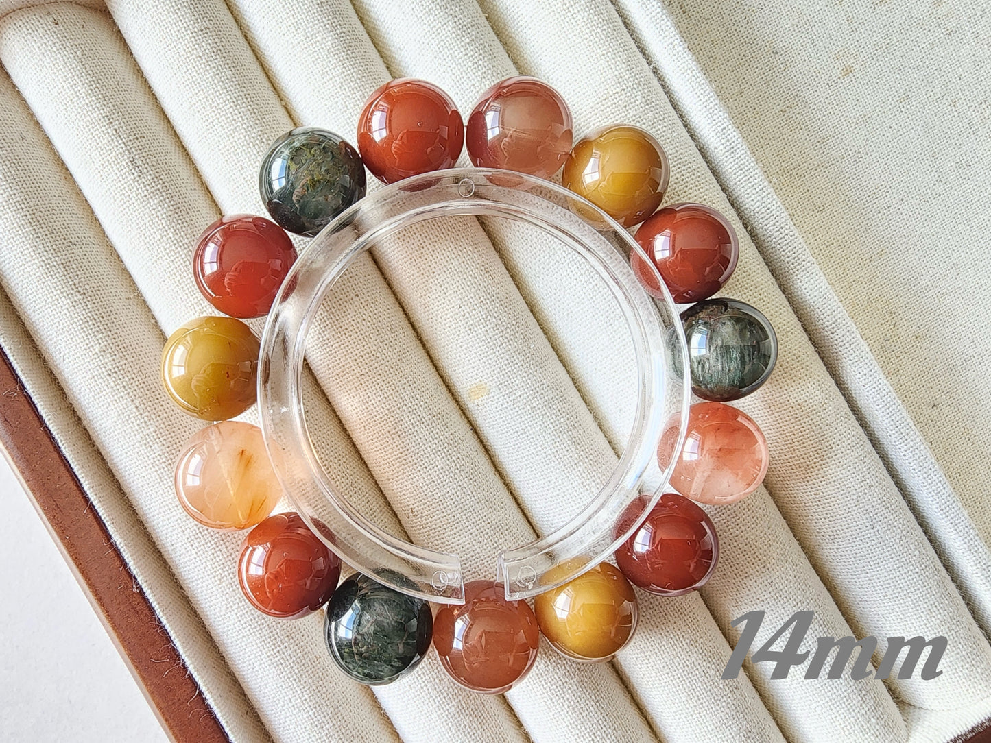 [Bracelet] Colorful Rabbit Hair Quartz Bracelet - A Radiant Trio of Happiness, Prosperity, and Longevity 福禄寿兔毛